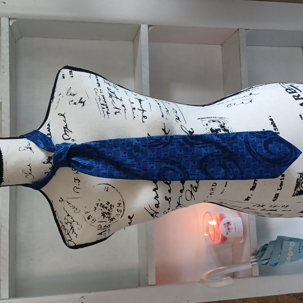Walt Disney World tie - Picture 7 of 7